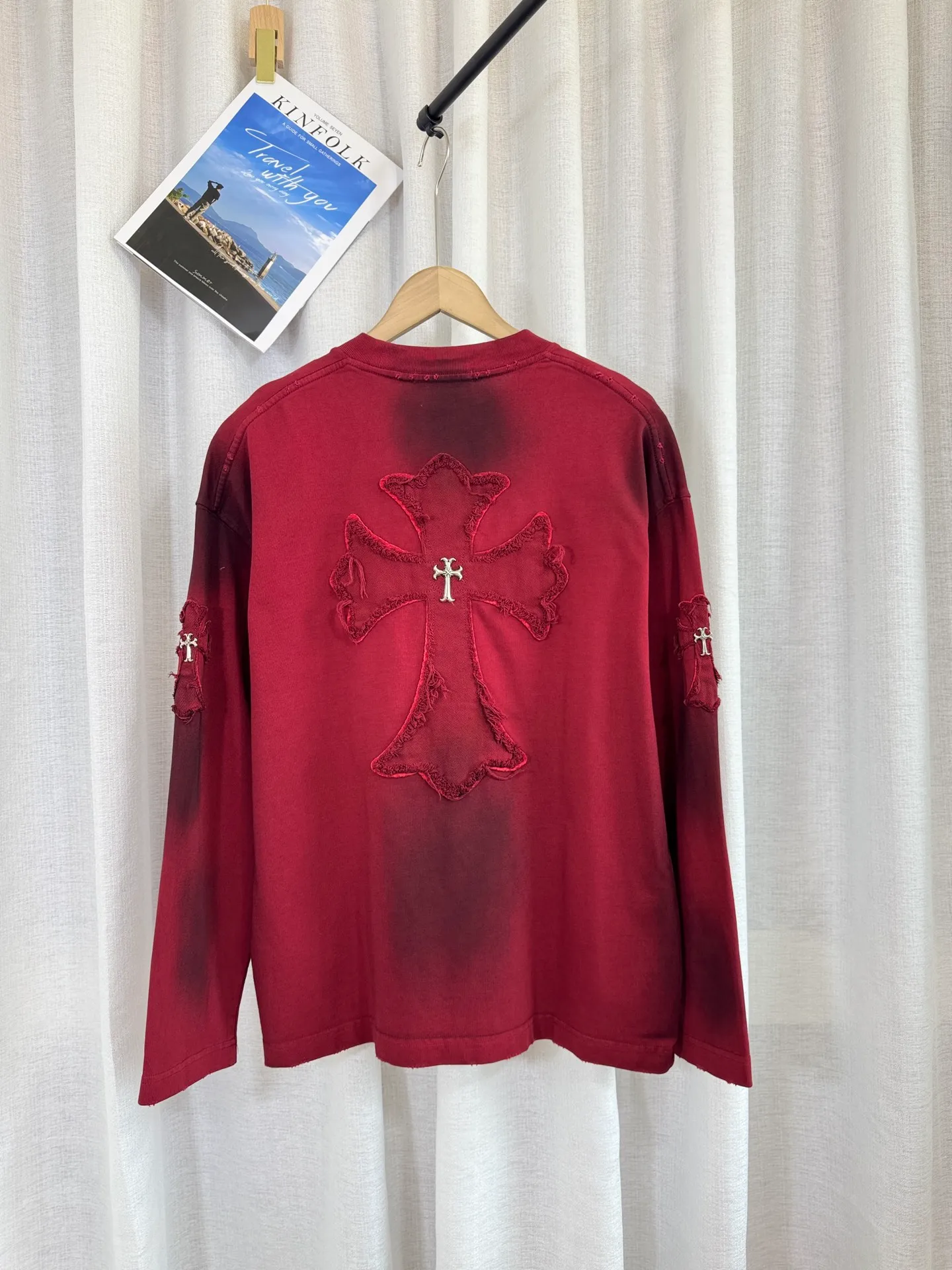 P260 ch high version Chrome Hearts 2025 new autumn and winter cross patch washed spray horse slip long-sleeved T-shirt, fabric: 26 double yarns, 320 grams weight, Angora red thread weaving, heavy wash water ➕ fried color + spray horse slip Printing process: patch embroidery, secondary color spray horse slip process Color: gray, red Size: S M L XL Style number: 5159